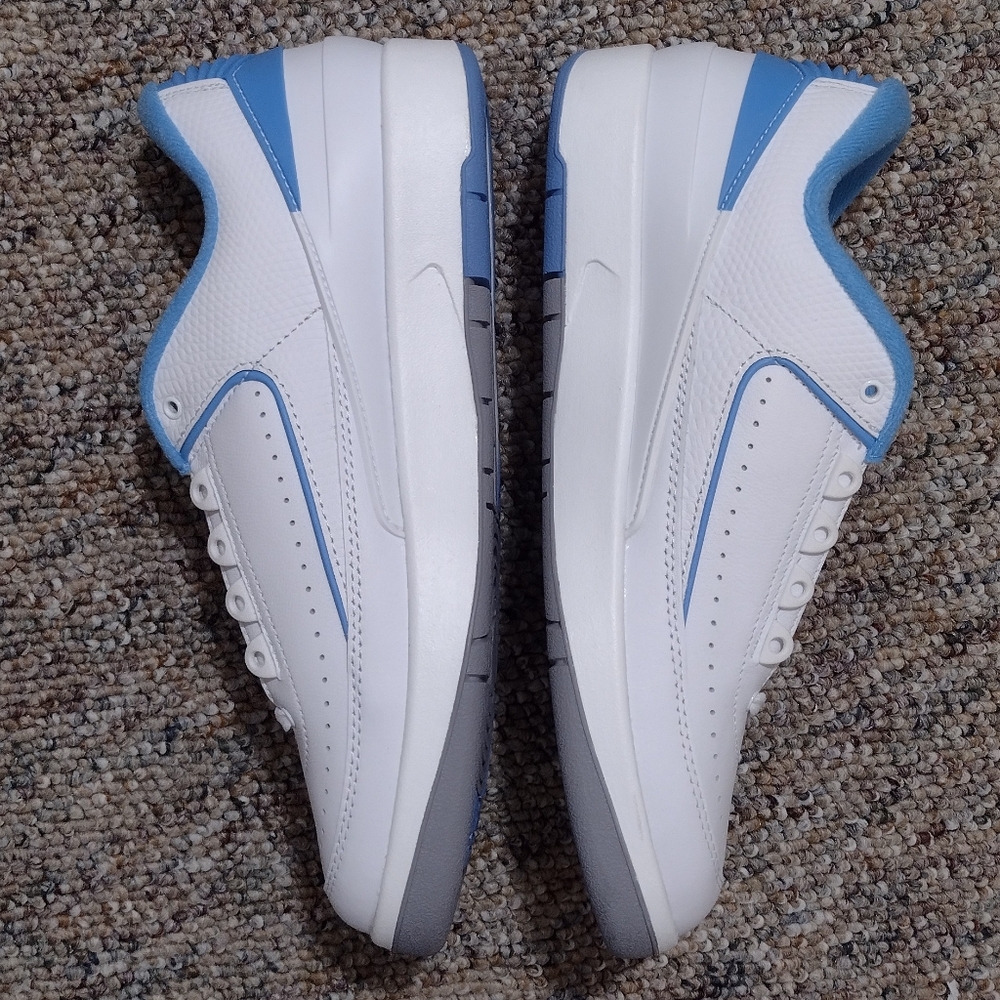 Air Jordan 2 Low White Carolina Blue Mens Size 9 - Picture 4 of 6
